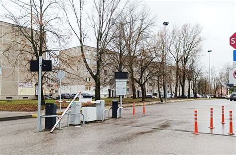 scheminis pavaizdavimas apsauginės juostos veikimo principo automobilių stovėjimo aikštelėje