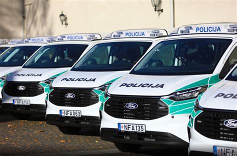 Naujas policijos automobilis Ford Transit Custom
