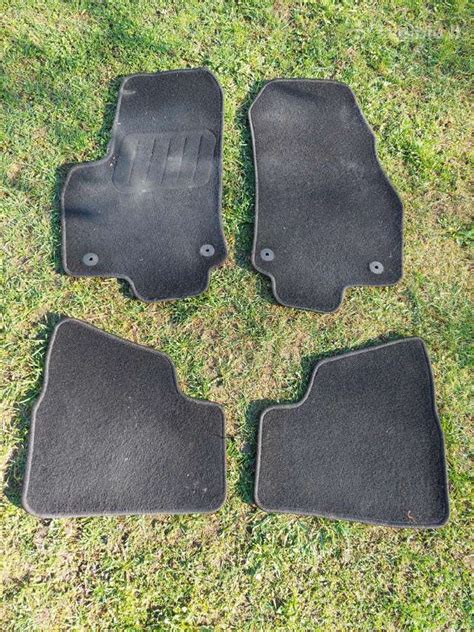 Opel Insignia automobilio interjeras su kilimėliais