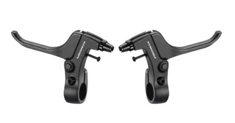 Rankenėlės ir svirtys, susijusios su pavarų perjungimu