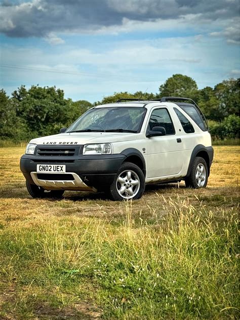 Land Rover Freelander 2002 automobilis kelyje