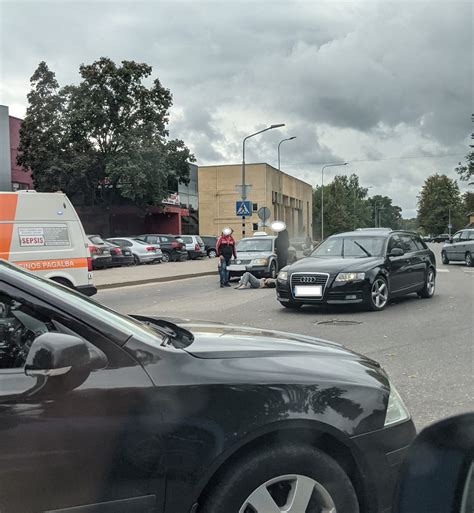 Taksi automobilis Jonavos gatvėje