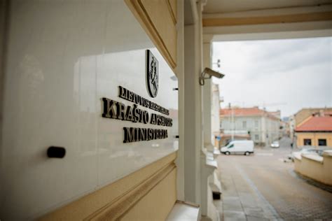 Įvairių tipų orlaivių važiuoklių iliustracija