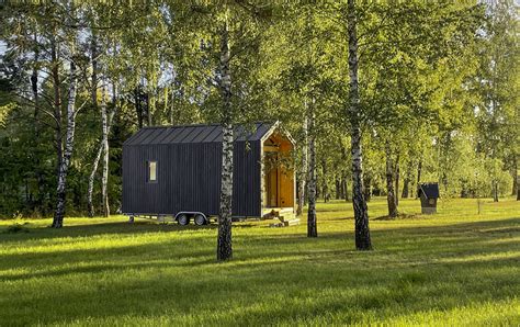 Namelių ant ratų interjeras su maitinimo sistema