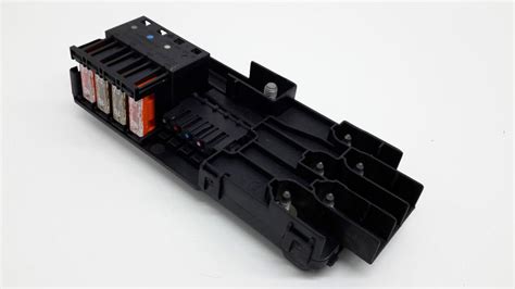 Papildomo saugiklių bloko montavimo detalės