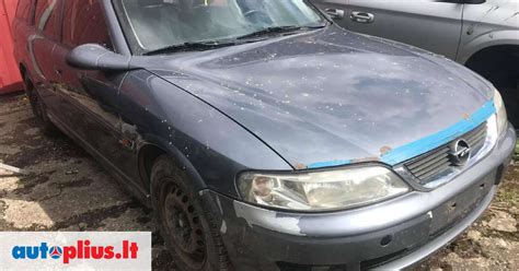 Lentelė su Opel Vectra C modelių ir jų tepalo talpų palyginimu