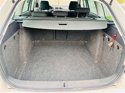 Ketvirtosios kartos Škoda Octavia universalas interjeras