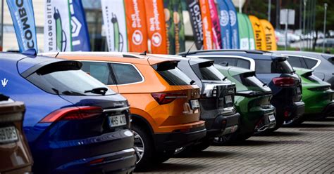Įvairūs automobiliai nuomai