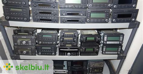 Automobilio magnetolos pavyzdys su ekrano užraktu