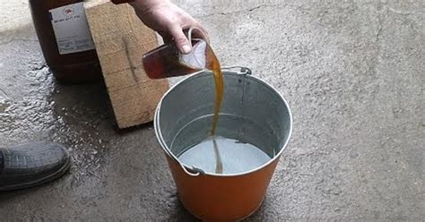 Degalų ir alyvos mišinio maišymas