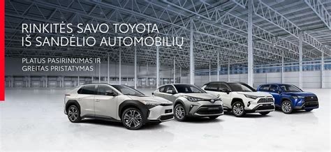 Įvairūs „Toyota“ modeliai automobilių salone