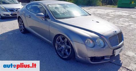 Įvairių markių automobilių nuotrauka