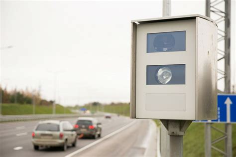 Transporto priemonės su greičio matuokliu