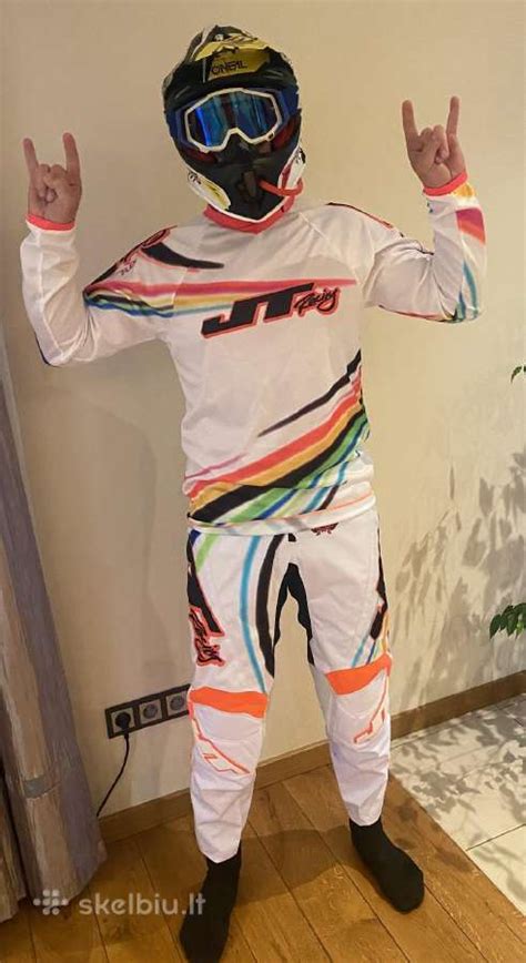 Motokroso apranga ir apsaugos