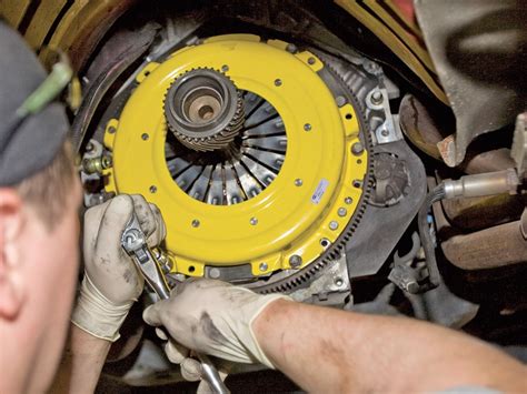 Sankabos mechanizmas automobilyje