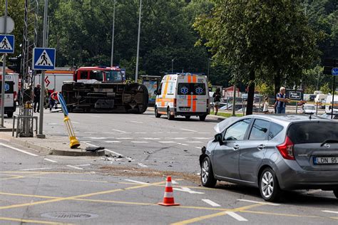 Pagalbos kelyje automobilis