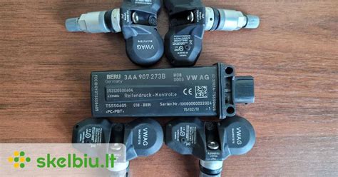 Nuotrauka su parduodamais padangų slėgio davikliais