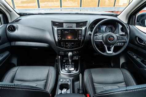 Nissan Navara interjero dizainas