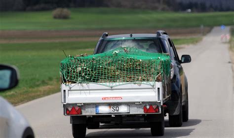 Infografika su greičio apribojimais automobiliams su priekaba