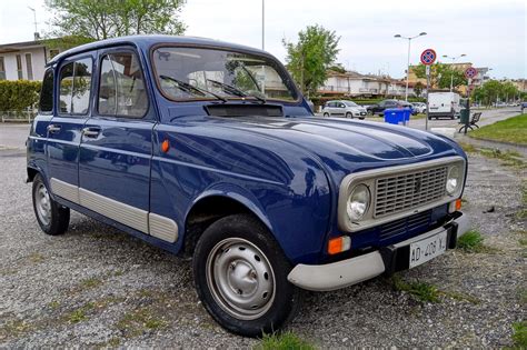 Renault 4L automobilis