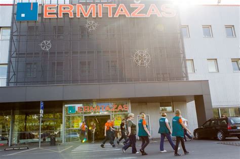 Erdvi ERMITAŽO parduotuvė su įvairiomis prekėmis