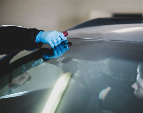 Automobilių stiklų poliravimo procesas