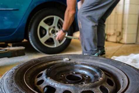 Automobilių padangų keitimo procesas