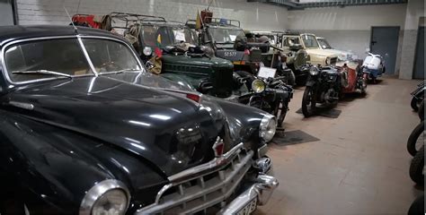 Senų automobilių remonto vadovų kolekcija