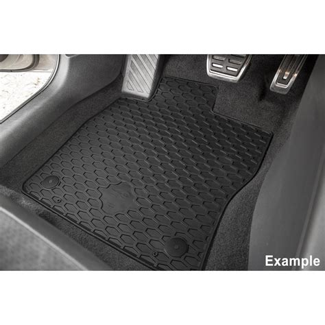automobilio interjeras su guminiais kilimėliais