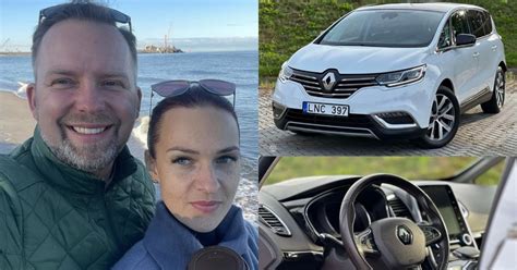 Šeima su vaikais apžiūri naują automobilį