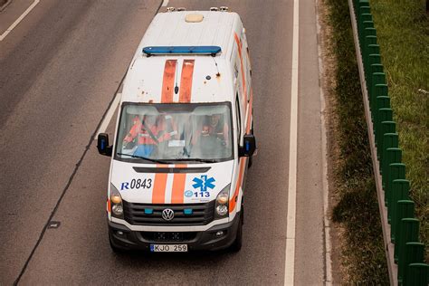 Policija ir greitoji pagalba avarijos vietoje