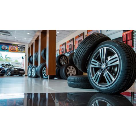 Įvairios padangos ir ratlankiai autoserviso ekspozicijoje