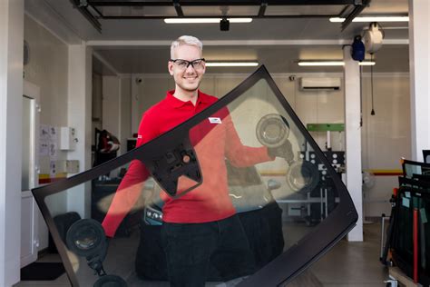 Automobilio priekinio stiklo gamybos procesas