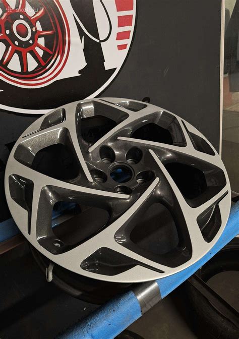 Automobilio ratlankių dažymas