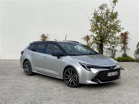 Toyota Corolla Touring Sports universalas