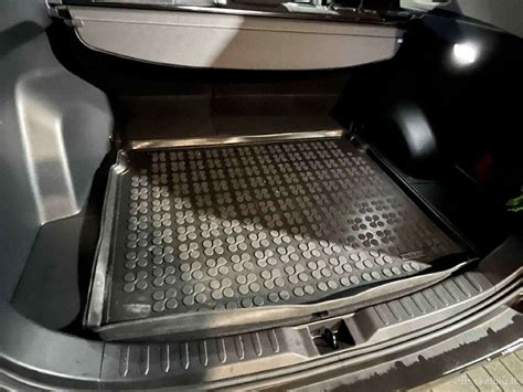 Schematinis Toyota Yaris bagažinės tūrio pavaizdavimas