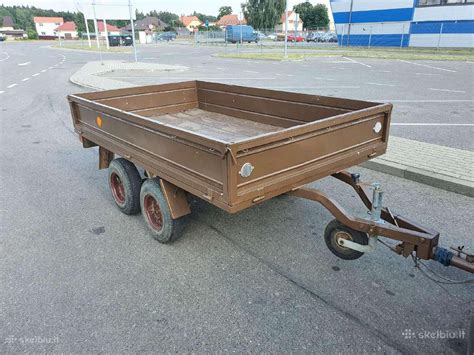Įvairios automobilio priekabos dalys