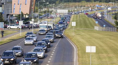 Infografika, vaizduojanti EURO standartų raidą ir taršos mažinimą
