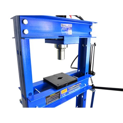 Hidraulinis presas su įvairiais antgaliais