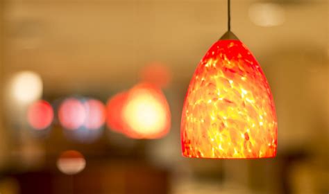 Schematinis LED lemputės keitimo procesas