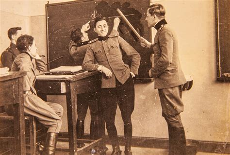 Didieji Citroën. Pirmas iš dešinės - Type H.