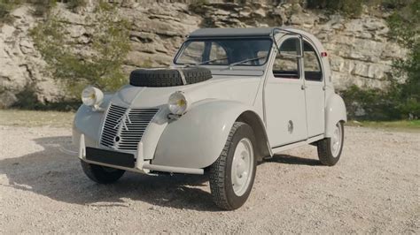 Citroën 2CV Sahara - keturiais ratais varomas automobilis