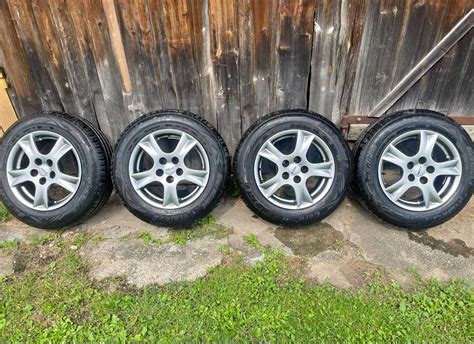 Nuotrauka su įvairių vasarinių padangų modelių