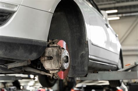 Skirtingos automobilių dalys ir jų būklė