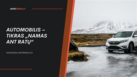 Automobilis pakeltas ant kėlikų su nuimtu ratu