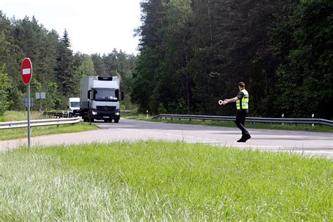 Lentelė su maksimaliais leistinais svoriais ir matmenimis krovininiam transportui Lietuvoje