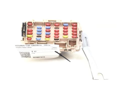 Nissan X-Trail saugiklių dėžės salone schema