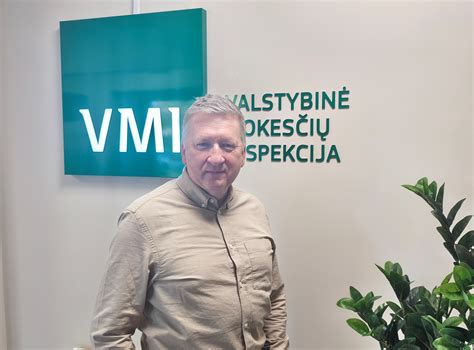 Nuotrauka, vaizduojanti įvairias paslaugas, kurias galima teikti su verslo liudijimu (pvz., kirpėjas, meistras, prekybininkas)
