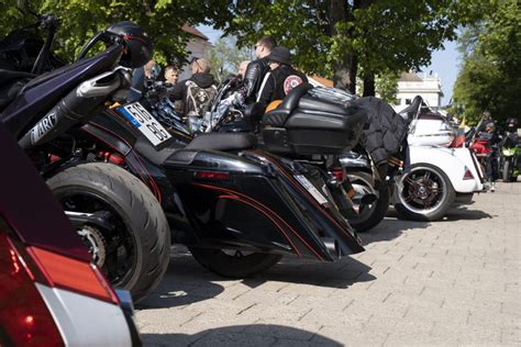 Motociklininkų procesija į laidotuves
