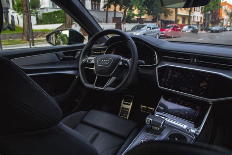 Audi A6 interjeras